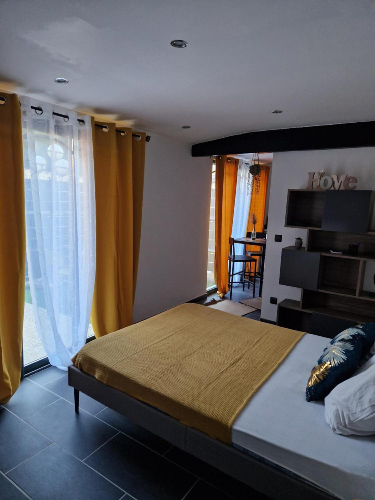 Grand Studio 2 Personnes Saint-Amand-Mont-Rond 外观 照片